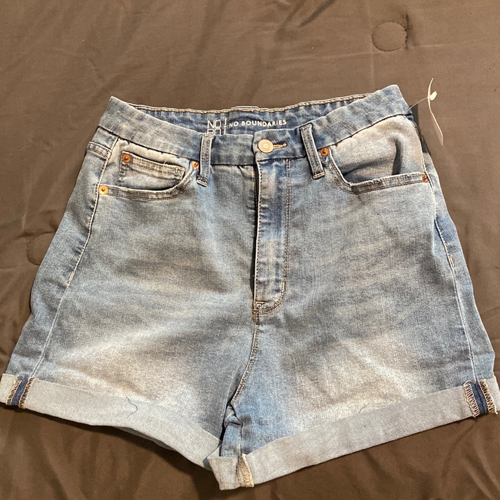 No Boundaries Jean shorts